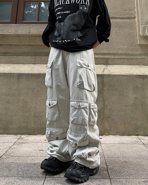 Multi-Pocket Straight-Leg Workwear Jeans